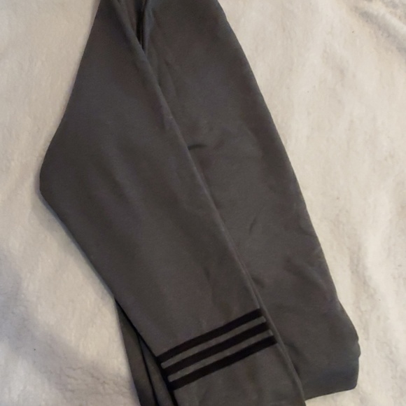 Adidas Essentials Crew Neck Sweatshirt - Picture 4 of 8